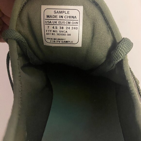 Under Armour Breathe Trainer Green Sneaker Size 7 ART NO.3020282-300 Rare Sample - Picture 13 of 14